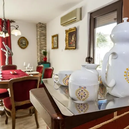 Apartamento Poolside Julia Zadar